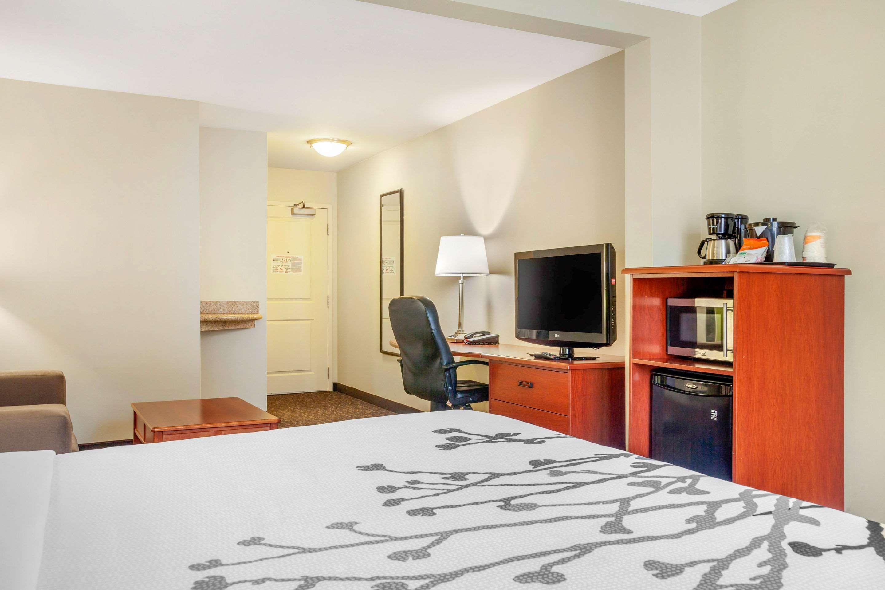 Sleep Inn & Suites Airport Milwaukee Exterior photo