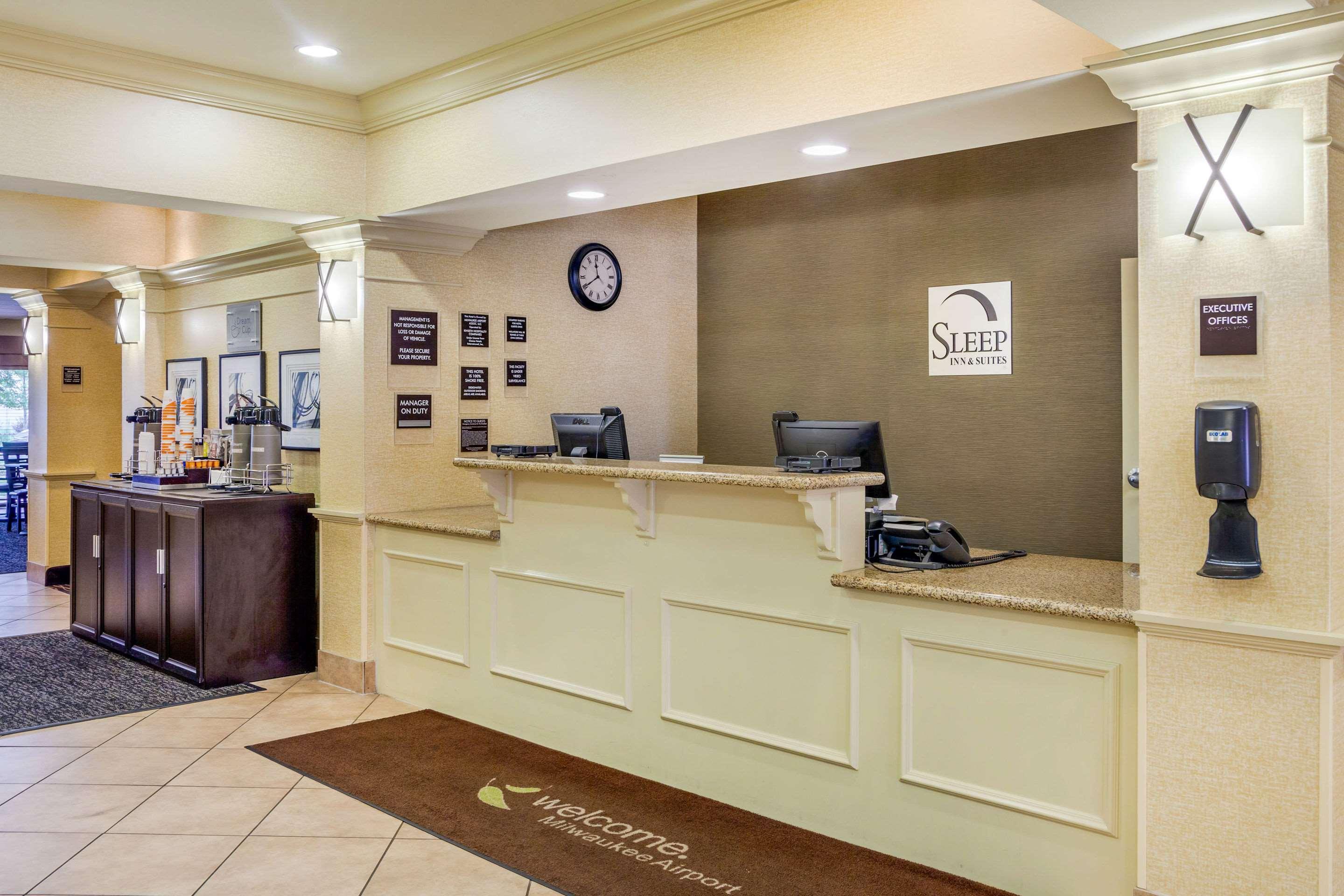 Sleep Inn & Suites Airport Milwaukee Exterior photo