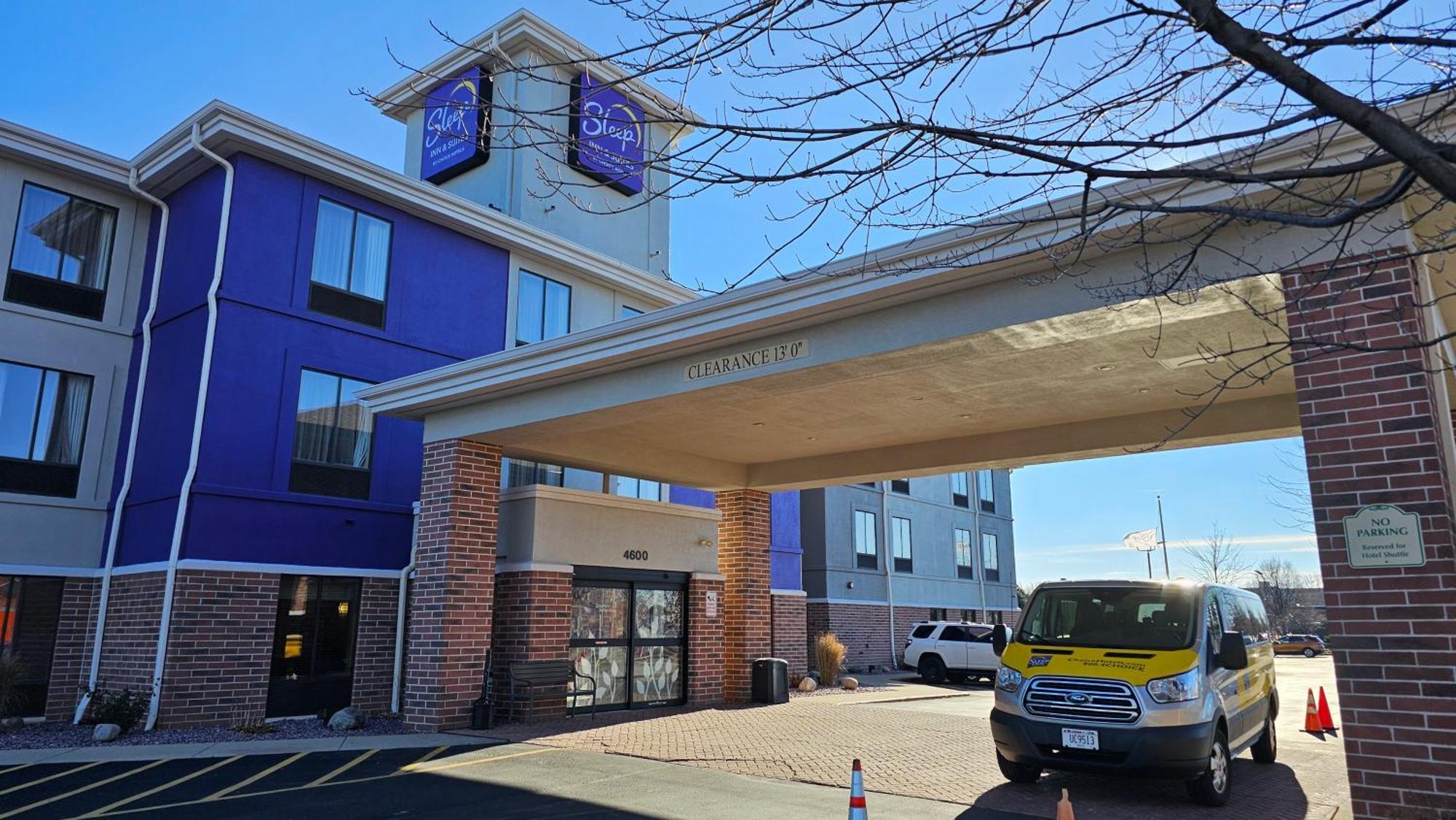 Sleep Inn & Suites Airport Milwaukee Exterior photo
